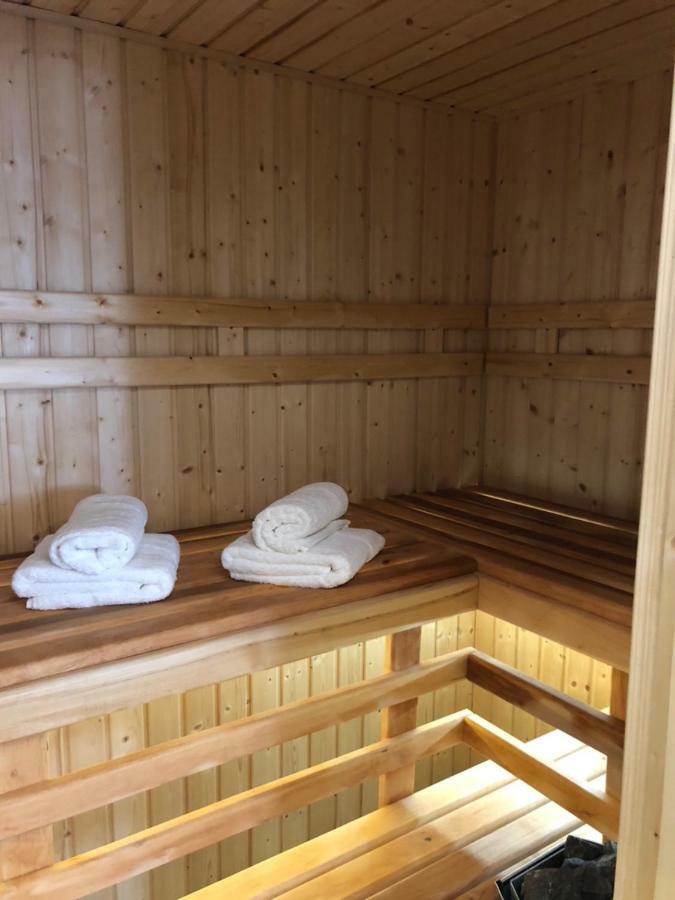 Family & Business Sauna Apartments No1 Lesny Nad Zalewem Cedzyna Unikat - 3 Bedroom With Private Sauna, Bath With Hydromassage, Terrace, Garage, Catering Options キェルツェ エクステリア 写真