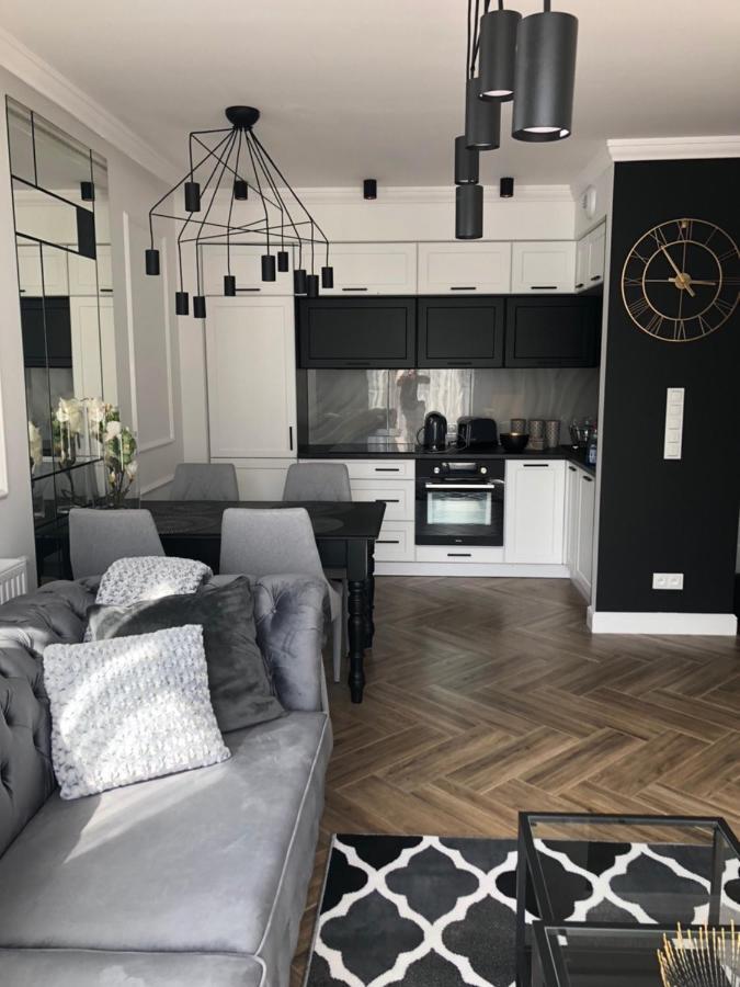 Family & Business Sauna Apartments No1 Lesny Nad Zalewem Cedzyna Unikat - 3 Bedroom With Private Sauna, Bath With Hydromassage, Terrace, Garage, Catering Options キェルツェ エクステリア 写真